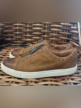 FRYE AND CO. Brown Leather Women's Sneakers in size 7.5